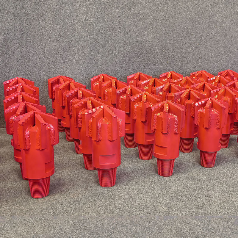 Customized Steel PDC Drag Bits Application for Medium Formation Wear Resistance Round Shape