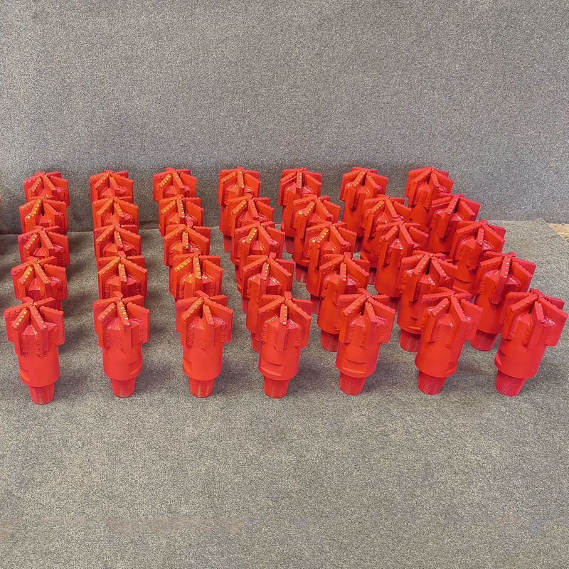 Customized Steel PDC Drag Bits Application for Medium Formation Wear Resistance Round Shape