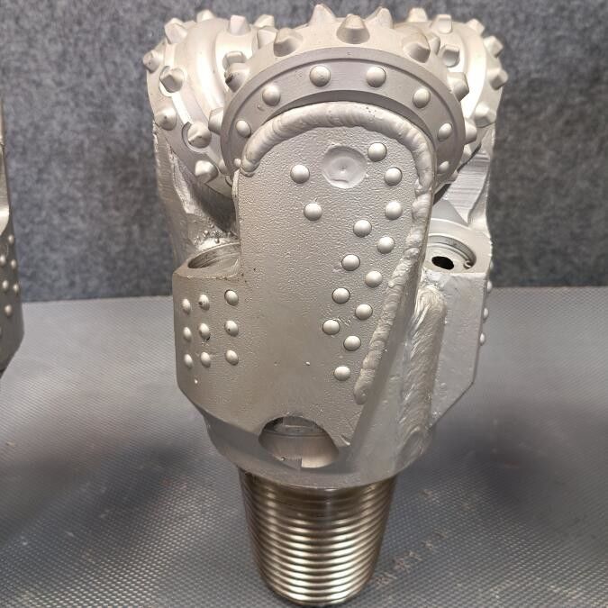 Rubber Sealed Bearing Carbide Tricone Drill Bits for Rocks Pebbles etc. - 3 1/2 API Reg