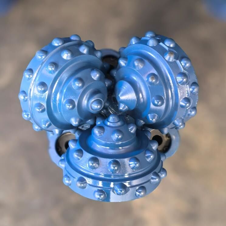 5.5 Inch IADC637 Horizontal Directional Drilling Tricone Rock Drill Bit For Hard Formation