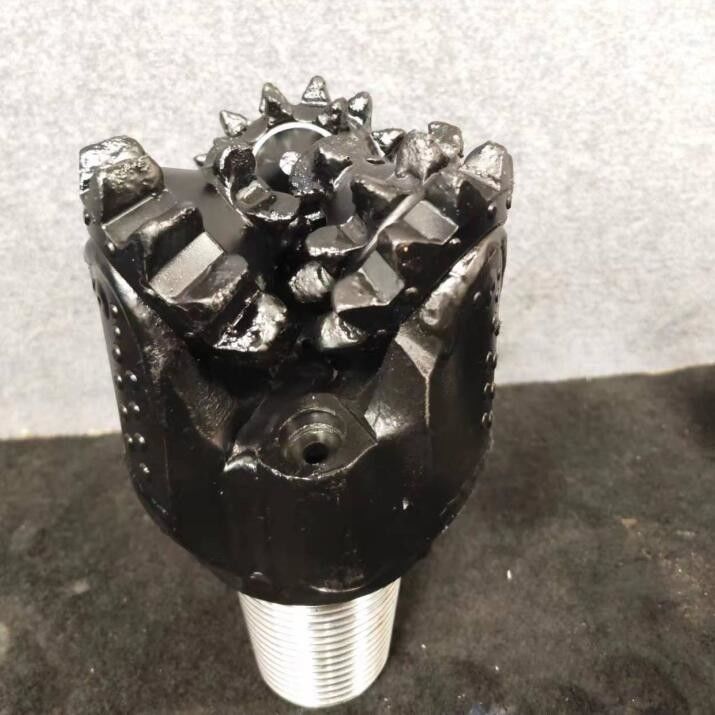Medium Hard Formations With High Compressive Strength Mill Toothed Bits With Single Layer Rubber Seal
