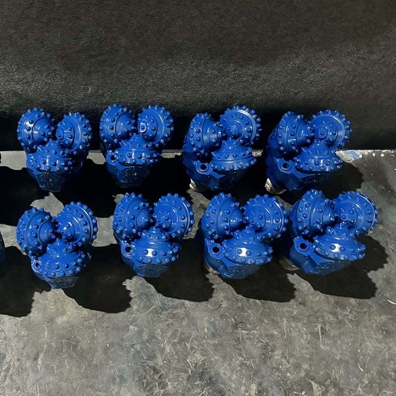 5 1/2 Inch IADC 537 Carbide Rotary Rock Drill Bits Tricone Bit For Water/Oil/Gas Well Drilling Forged Drilling Tool